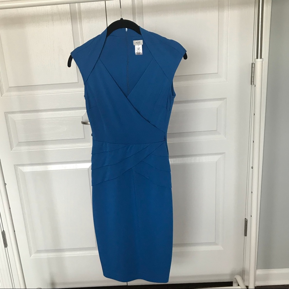 Cache dress size 0 in a beautiful royal blue color